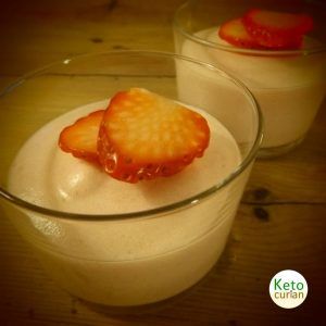 Receta de cocina cetogénica para mousse de fresas