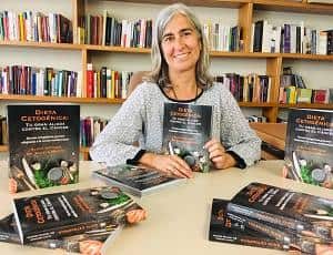 Alicia con libros